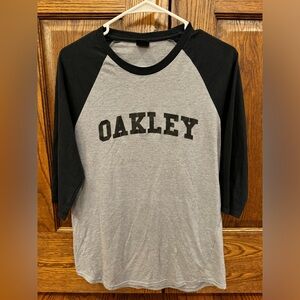 Oakley Women’s shirt size small